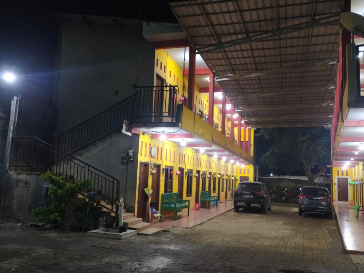 Near Jalan Tol 1 Otel Pekalongan Dış mekan fotoğraf