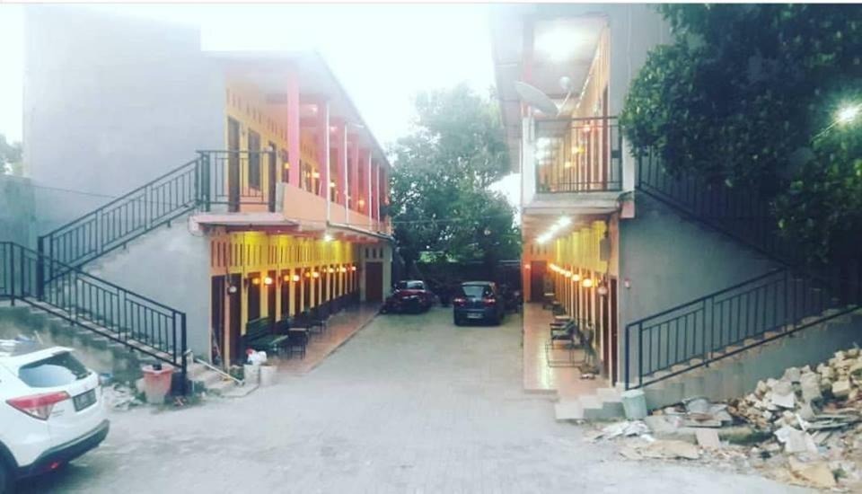 Near Jalan Tol 1 Otel Pekalongan Dış mekan fotoğraf